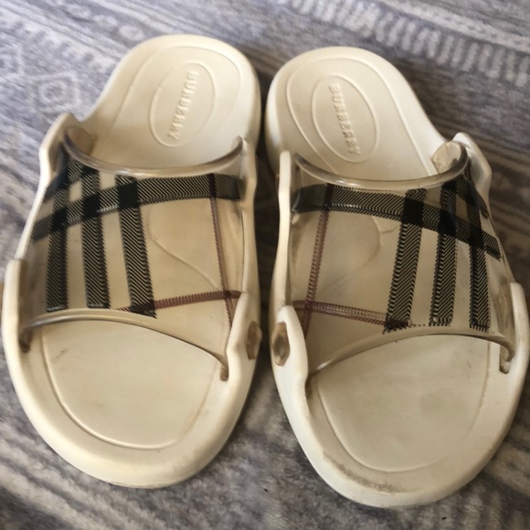 Burberry Shoes - Burberry women sandals size 6